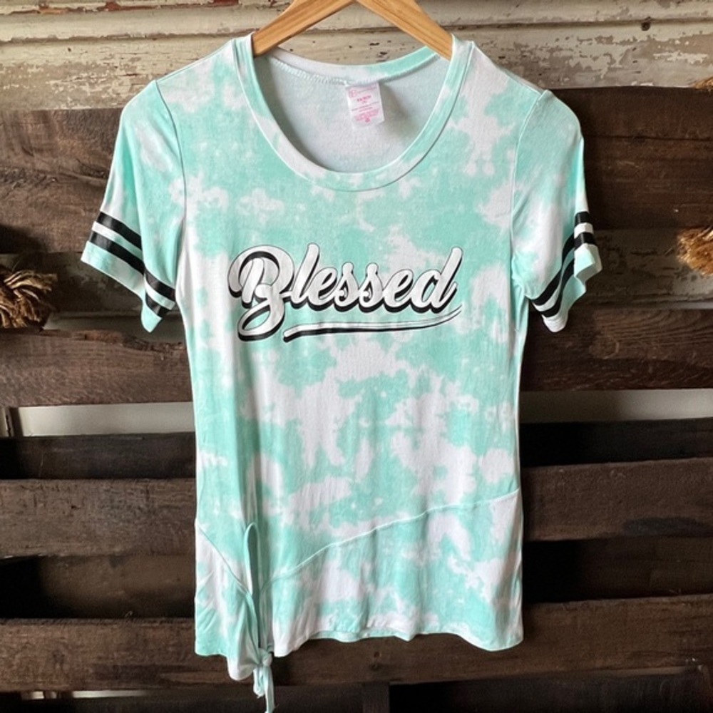 🟤NO BOUNDARIES Graphic Top in Mint Tie-Dye Print XS